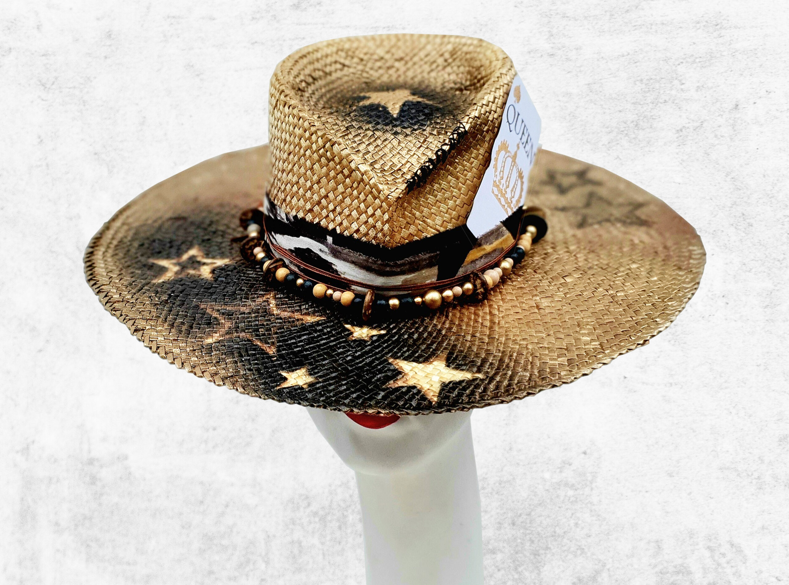 Nartural summer straw hat with stars details- handmade painted and customized card with message