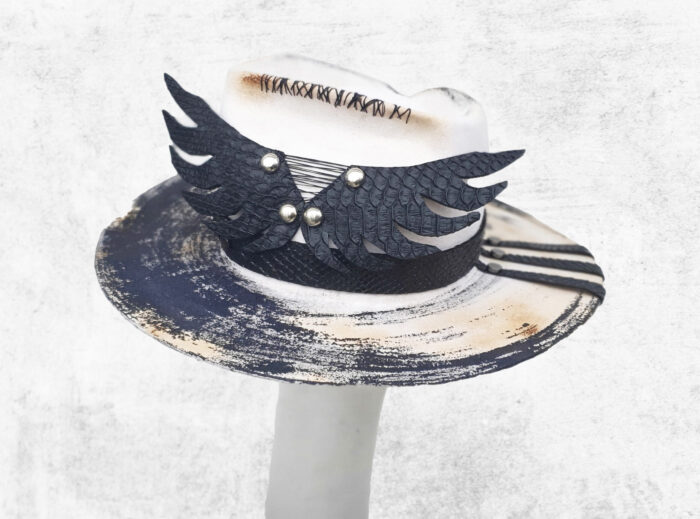Black hat with wings croco leather details hand painted