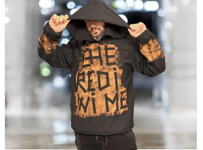 Ghe Redi Wi Me Hoddie - Image 2