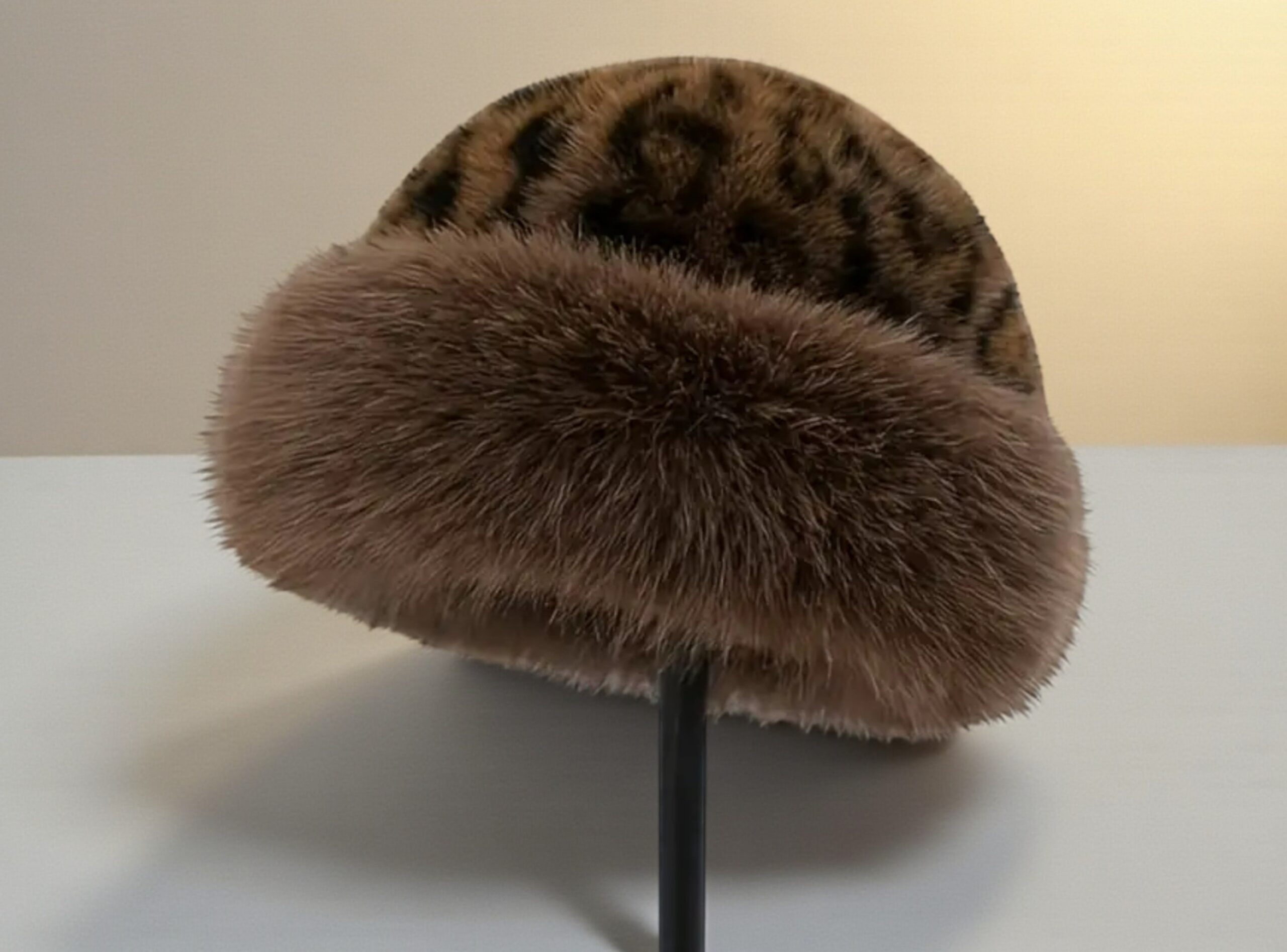 Cozy Leopard Fur Hat white - Image 7