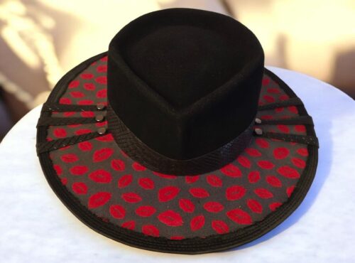 Black Lips Hat- 55cm